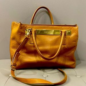 Vince Camuto Cross body/stachel